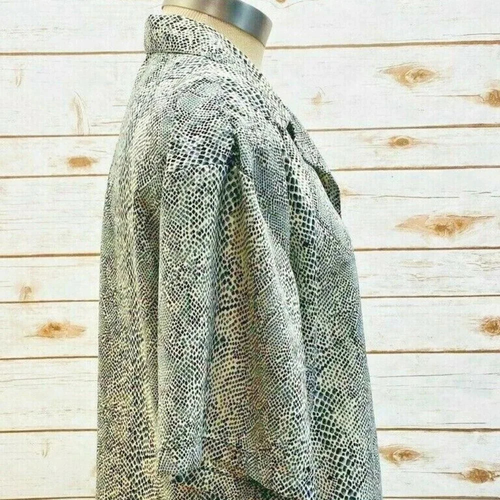 IMPRESSIONS Women Short Sleeve Button Down Collared Animal Print Shirt Sz Large - Picture 5 of 12